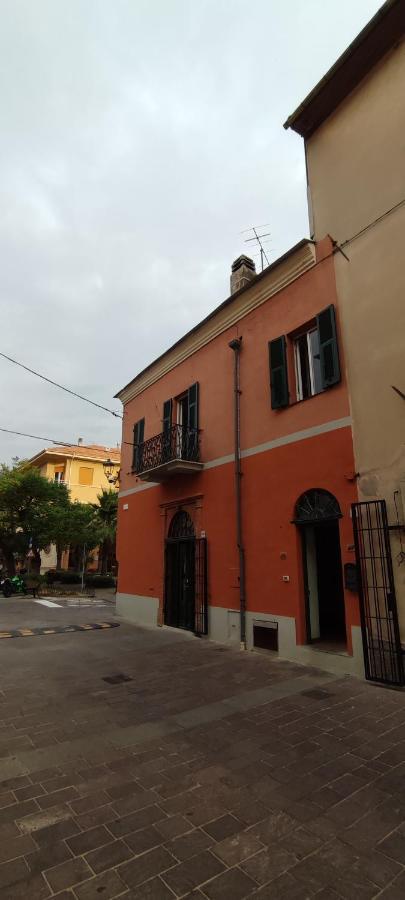 Ideale per escursionisti, a pochi minuti dal mare e dalle falesie- Casa Celeste Cisano sul Neva Esterno foto
