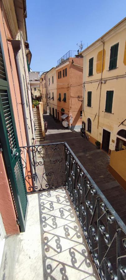 Ideale per escursionisti, a pochi minuti dal mare e dalle falesie- Casa Celeste Cisano sul Neva Esterno foto