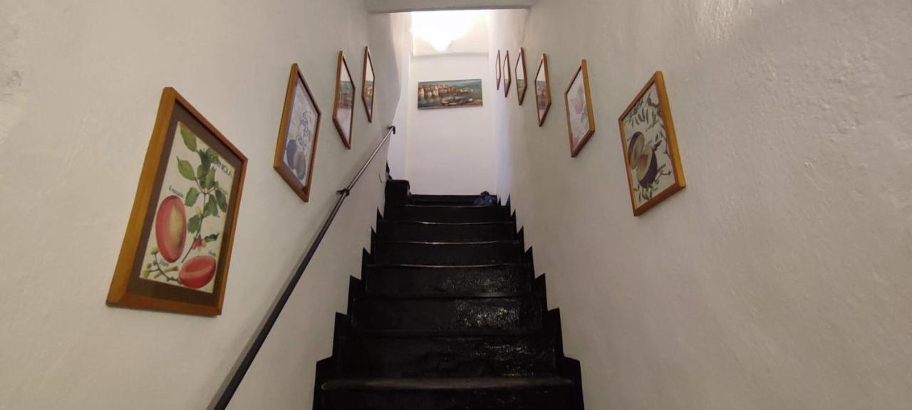Ideale per escursionisti, a pochi minuti dal mare e dalle falesie- Casa Celeste Cisano sul Neva Esterno foto